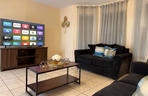 Eagle Pass House | Home Away From Home - 3 Bed/2 Bath - BEST VALUE