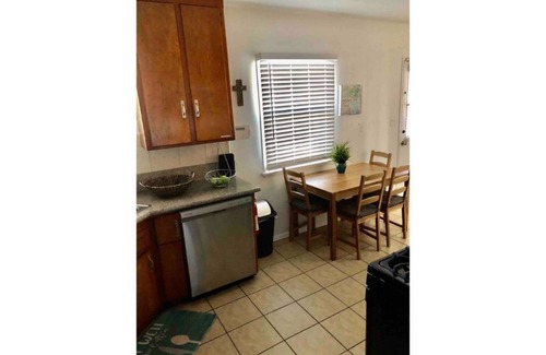 Los Angeles House | Home Away From Home
