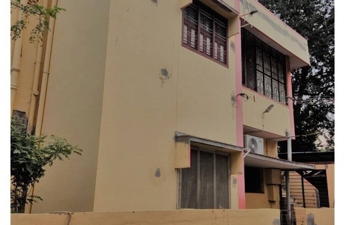 Madurai House | Home away from Home with a good residential neighborhood and nearby amenities.
