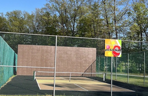 Geyser Crest House | Home close to Saratoga springs, State Park, Adirondacks and Milton park.