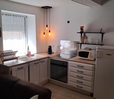 Moriville Apartment | Home Cozy