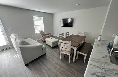Roxboro Apartment | Home featuring 3 Rooms 1 Bath Sleeps 6 Guest