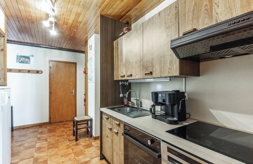 Saint-Marcel Apartment | Homerez - Apartment, Saint-Martin-de-Belleville