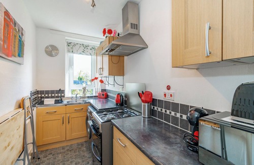 Restalrig Apartment | Home-from-home; 10 mins from city centre; Free on-street parking; Well-equipped