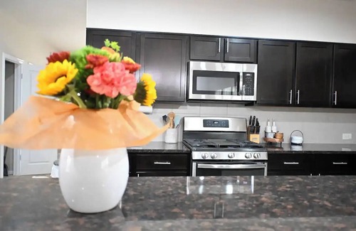 Alvin House | Home In The Heart Of Alvin!