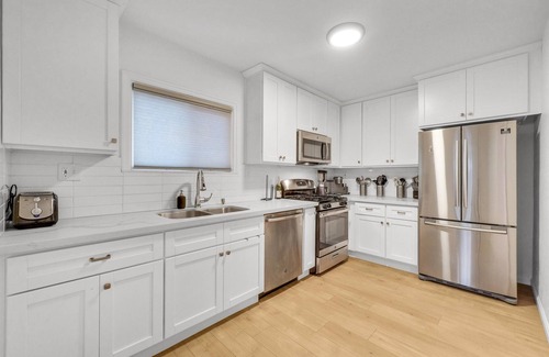 North Central House | Home in the Heart of Pasadena!