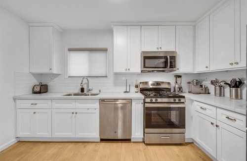 North Central House | Home in the Heart of Pasadena!