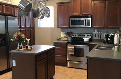 Tramonto House | Home in the North Phoenix desert hillsnGreat for families and multiple couples.