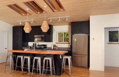 Tofino House | Home in Tofino w/hottub