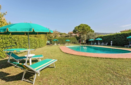 Tuoro sul Trasimeno Apartment | Home in Tuoro sul Trasimeno near Lago Trasimeno