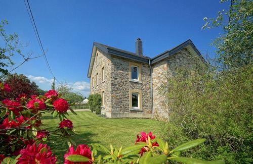Petit-Thier House | Home in Vielsalm with Sauna
