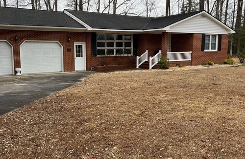 Washington House | Home just outside of Washington