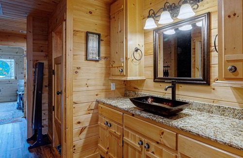 Shiloh House | Home located on top of Pine Mtn with Breathtaking Views.