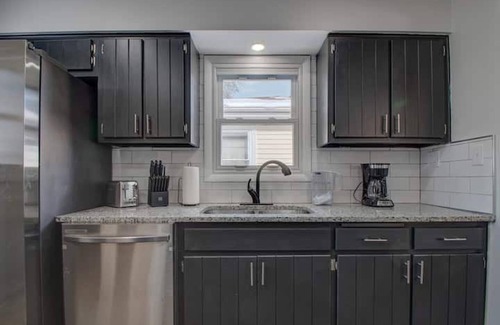 Hammond House | Home Near BP Refinery-Whiting