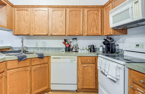 Beaver Creek House | Home on 3 Acres w/Grill in Brodnax!