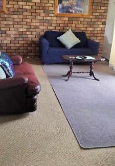 Duncan Cabin | Home on the Bay on Esplanade and Buller St Kingscote-book 2 nights get the 3rd night free