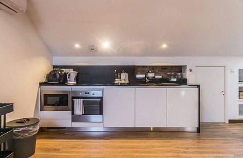 Sao Joao de Deus Apartment | Home Out Loft B - Loft at City Center
