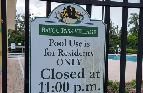 Ruskin Apartment | Home Paradise, Cozy guest suite in Ruskin POOLS HIGH SPEED WIFI BEACH MINUTES!