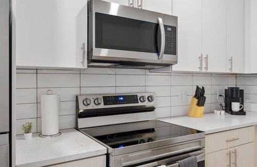 Aurora Apartment | Home Sweet Home in Aurora
