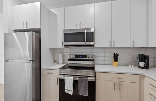 Aurora Apartment | Home Sweet Home in Aurora