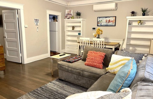 Wilshire House | Home Sweet Home (LA's K-Town) 家