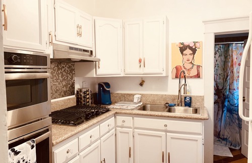 Wilshire House | Home Sweet Home (LA's K-Town) 家