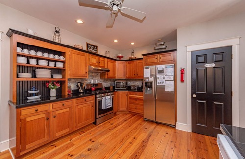 Blakeslee House | Home Sweet Home: Lake Access, Dock Slip, Hot Tub, Pool Table!