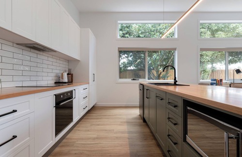 Kings Meadows House | Home Sweet Home with Secure Parking