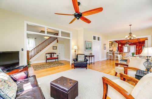 Willis Wharf House | Home w/Fire Pit < 1 Mi to Willis Wharf Boat Ramp!