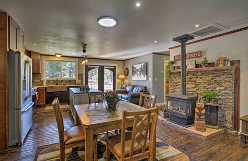 Mountainaire House | Home w/Jacuzzi: 10 Mi to NAU & Flagstaff!