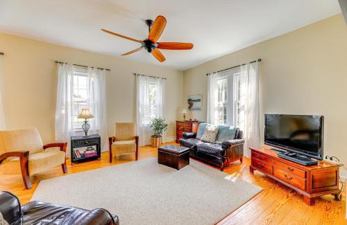 Willis Wharf House | Home with Fire Pit Less Than 1 Mi to Willis Wharf Boat Ramp!