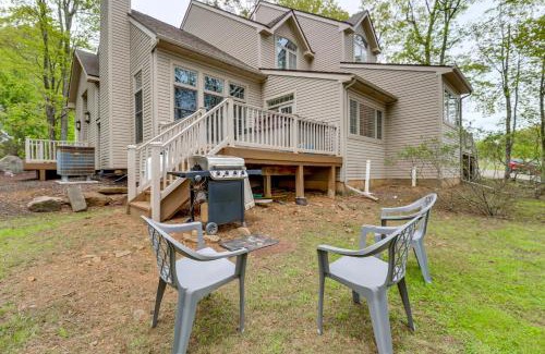 Lake Harmony House | Home with Hot Tub and Deck Less Than 1 Mi to Big Boulder Mtn!