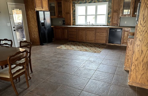 Orange Beach House | Home with Privacy and Starlink Internet, near Raytheon and Tyson.