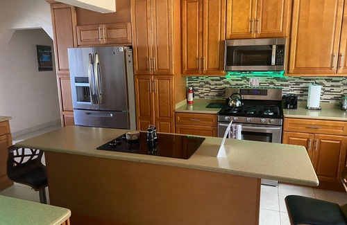 Estate Contant House | Home with Gorgeous Views, Early/Late Check In/Out