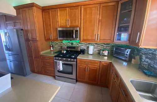 Estate Contant House | Home with Gorgeous Views, Early/Late Check In/Out