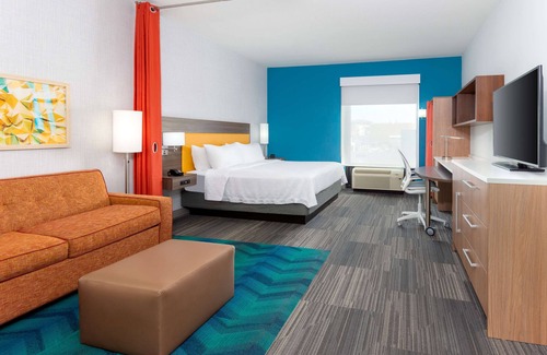 Channel District Hotel | Home2 Suites by Hilton Tampa Downtown Channel District