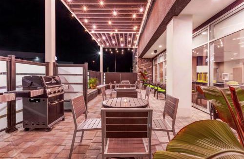 Steeles Industrial Hotel | Home2 Suites By Hilton Toronto/Brampton, On