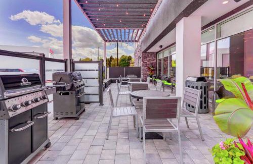 Steeles Industrial Hotel | Home2 Suites By Hilton Toronto/Brampton, On