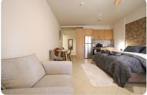 Markopoulon Apartment | Home4U apt2, just 8Km from airport