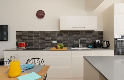 Old North Apartment | Homebase on the seaside ! JABOTINSKY/HILTON
