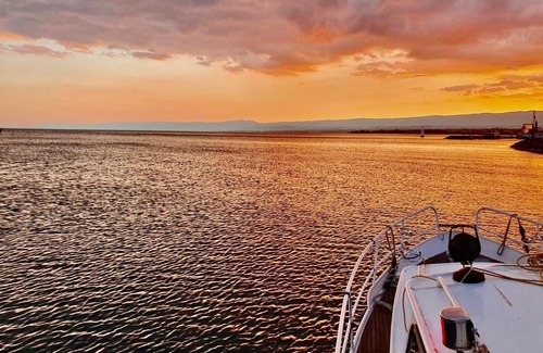 Geneva City Centre Boat Rental | HOMEBOAT-maison flottante