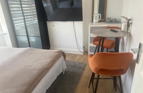 Whitefoot House | HomeHotel