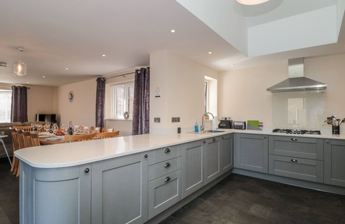 Somerton Cottage | HOMELAND, family friendly, with a garden in Somerton