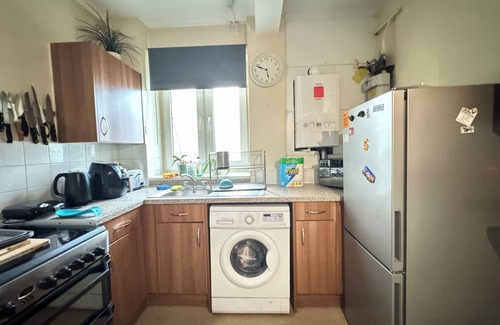 South Bermondsey Apartment | Homely 2BD Flat in the Heart of Bermondsey