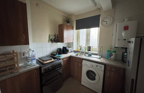 South Bermondsey Apartment | Homely 2BD Flat in the Heart of Bermondsey