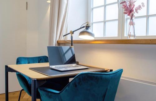 Obergiesing Apartment | HOMELY STAY Studio 4 - Chic Self-Check-In Room for Short Stays