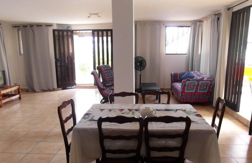 Grand Popo Apartment | Homerez - 10 m away from the beach! Appartement for 2 ppl. with shared pool