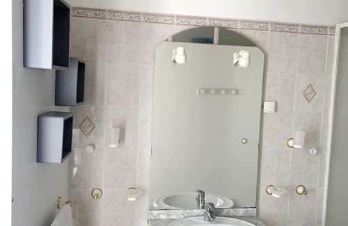 Saint-Vaast-la-Hougue House | Homerez - Amazing house for 6 ppl. at Saint-Vaast-la-Hougue