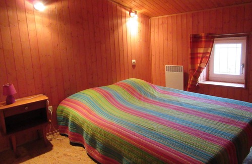 Moutiers-Sous-Chantemerle House | Homerez - Amazing house for 6 ppl. with shared pool and terrace at Moncoutant