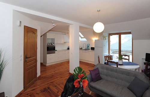 Vernou-sur-Brenne Apartment | Homerez - Apartment in Vernou-sur-Brenne